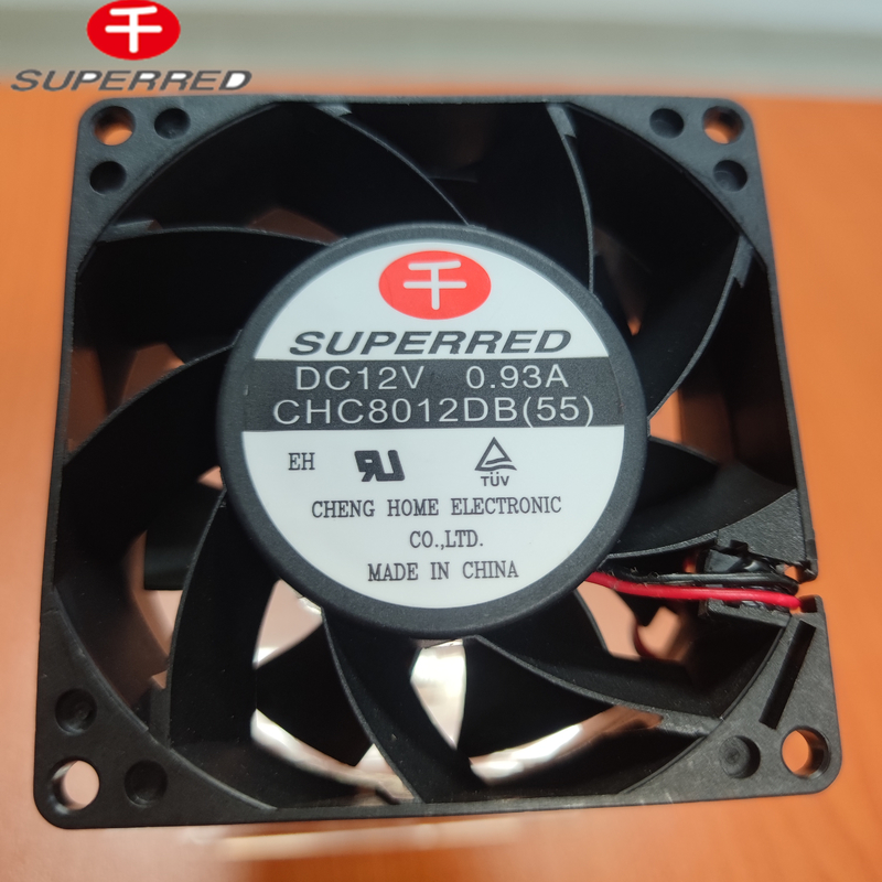 Efektif dan kompak 12V DC CPU kipas yang terbuat dari PBT plastik dengan konektor 3-pin